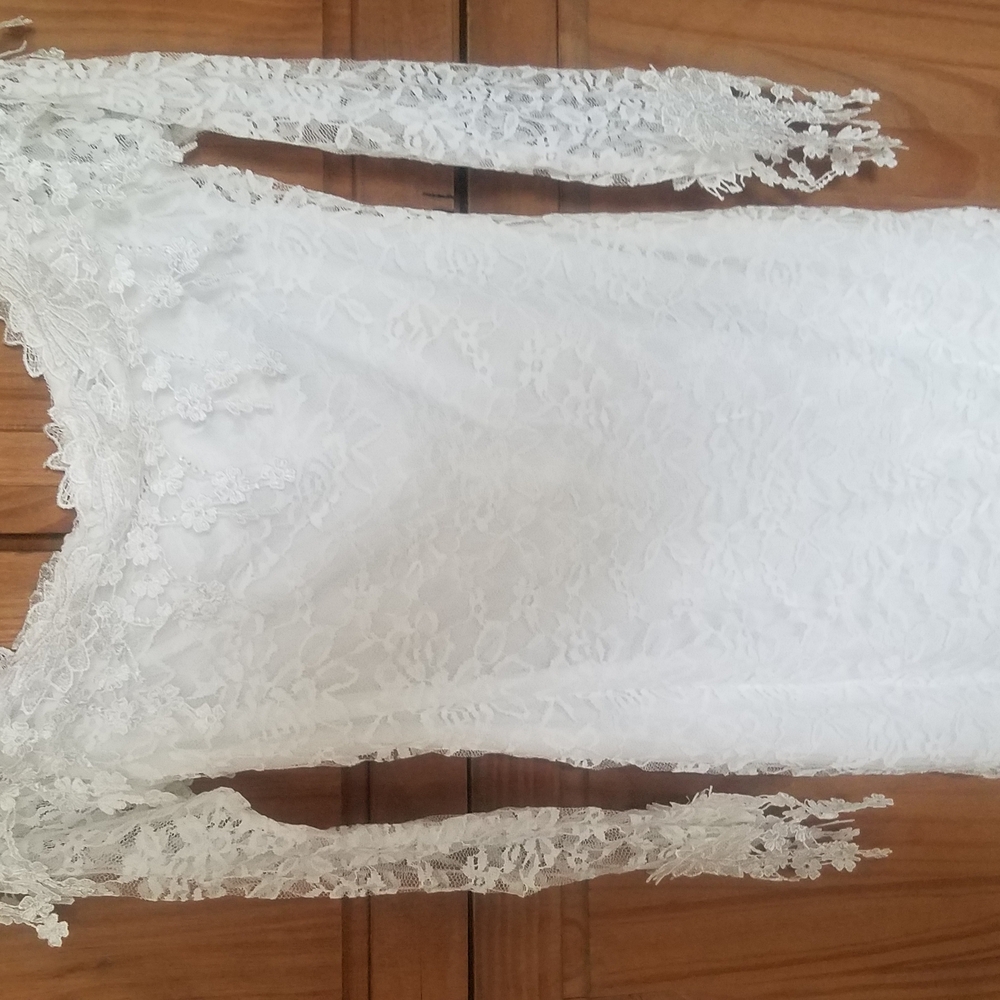 Elegant White Lace Wedding Dress